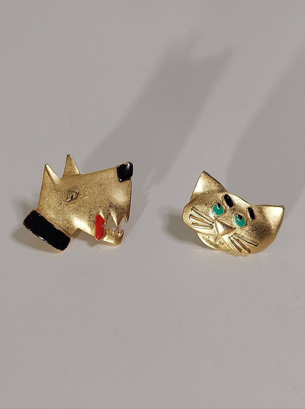 A.J.C. Dog & Cat Vtg Matte Gold Toned Metal Signed Statement Pierced Earrings